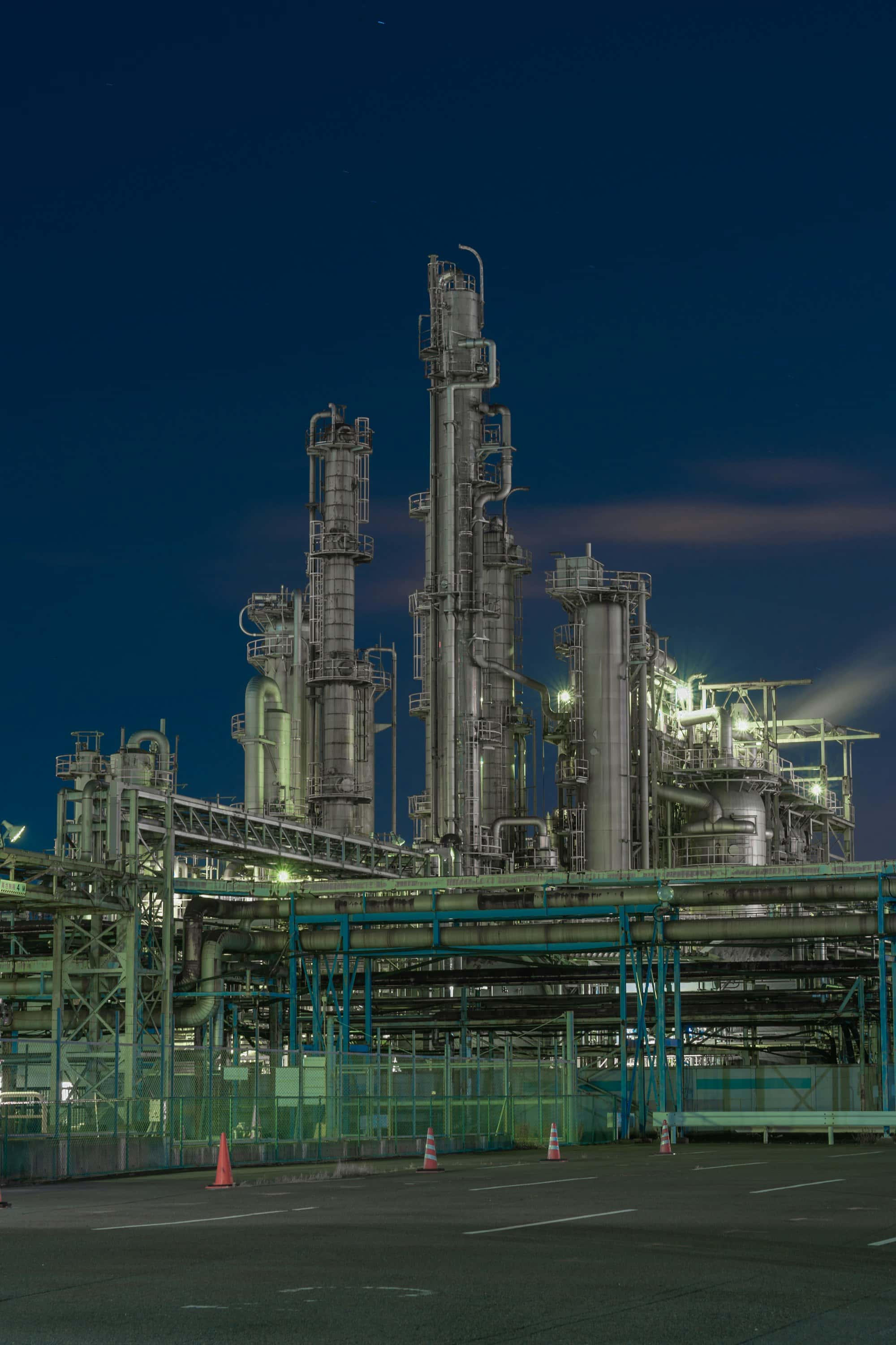 Illuminated MEP pipework in a plant room